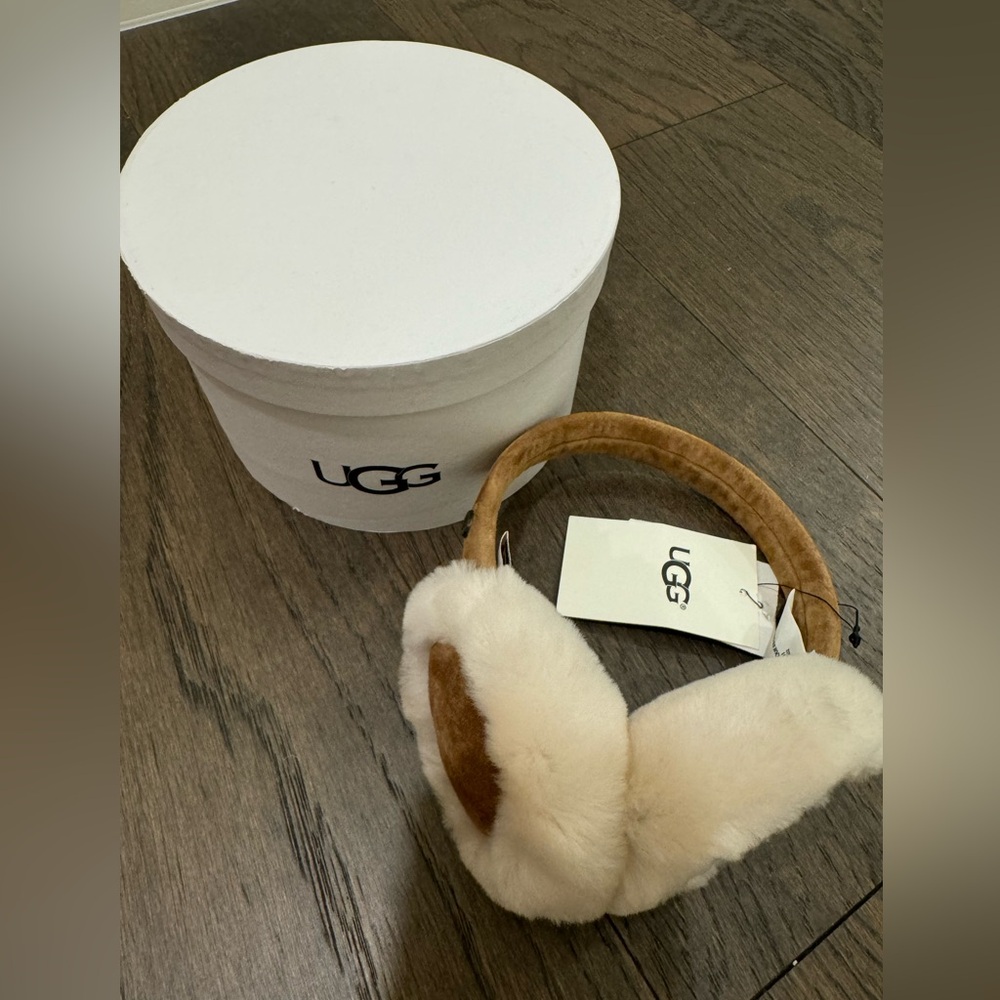 UGG Shearling Earmuffs - Chestnut